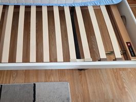 Bettrahmen und Lattenrost Swiss made 90/200 cm