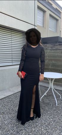 Elegantes, schwarzes Abendkleid mit Spitze, Grösse 36.