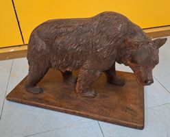 Bär geschnitzt