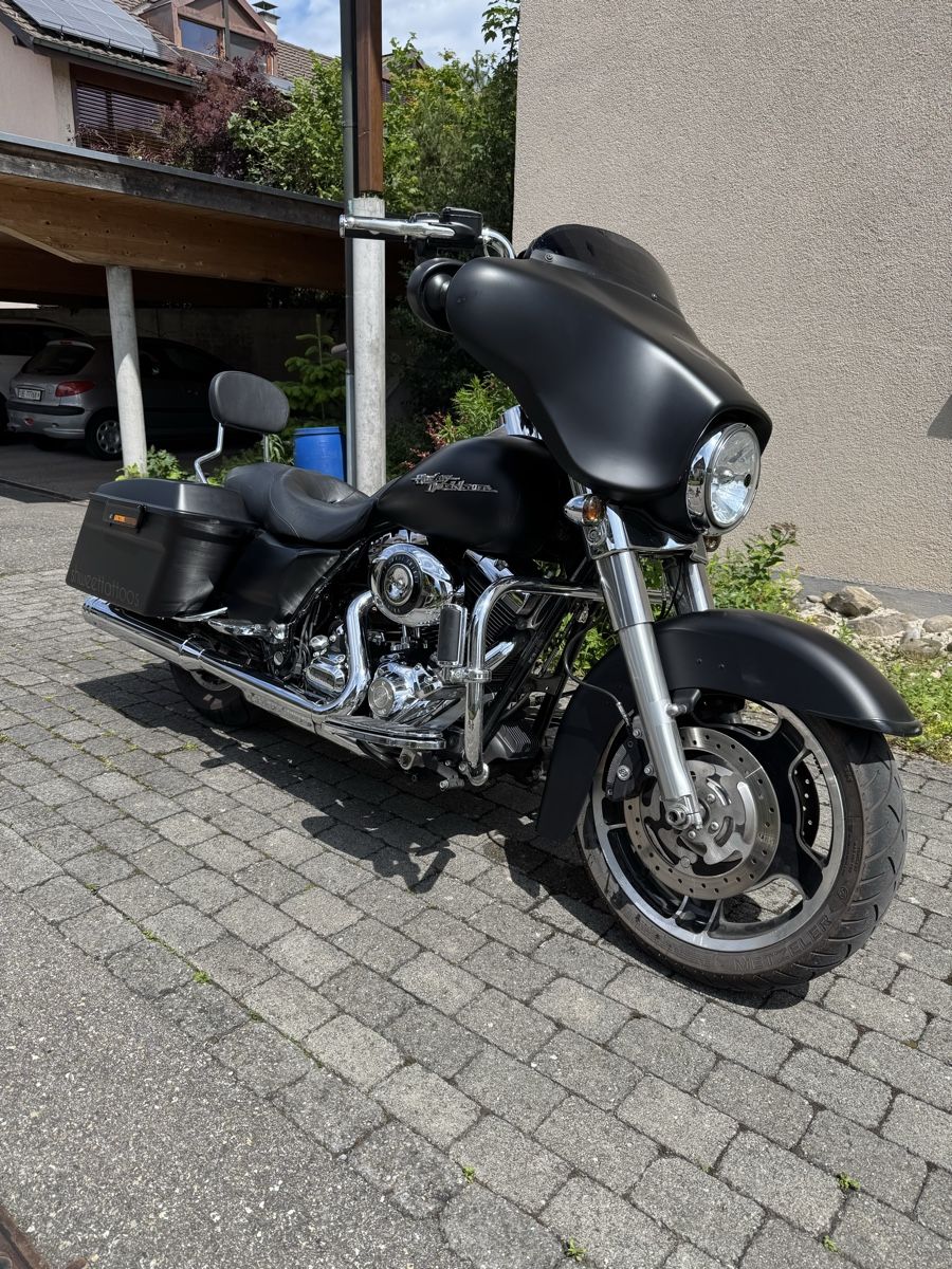 Harley-Davidson Touring: Harley Davidson Street Glide – Usato da Uttigen venduto da RyanM