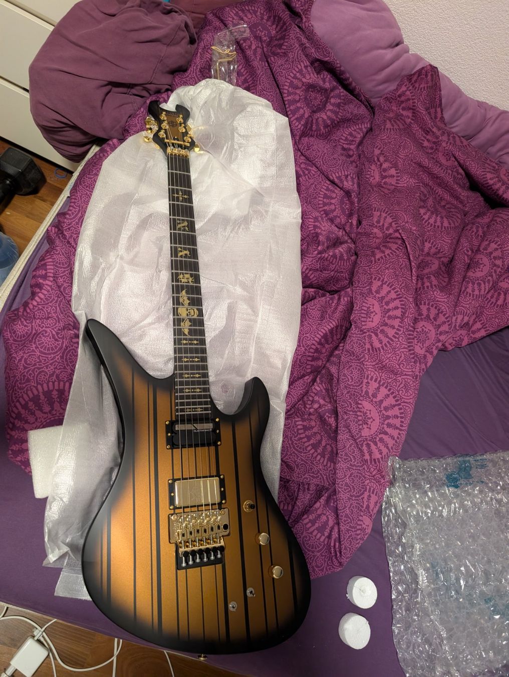 Schecter Strumenti musicali: Schecter Synyster Custom-S Satin Gold – Nuovo e nell'imballaggio originale da Winterthur venduto da ric_jp7p