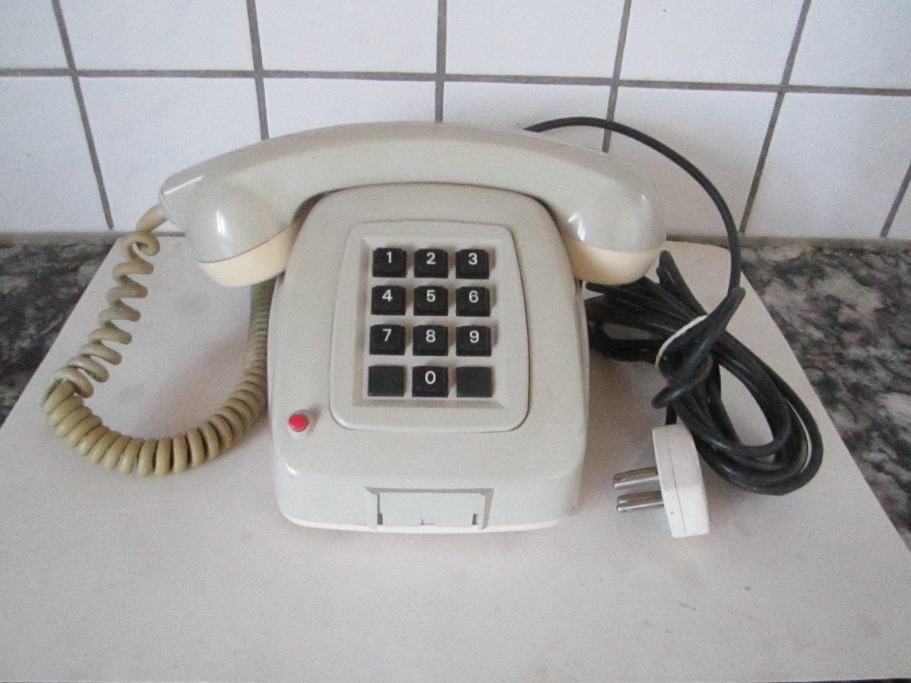 Swisscom Telefoni: Telefon mit Tasten-Grau. – Usato da Mellingen venduto da Wupper 1