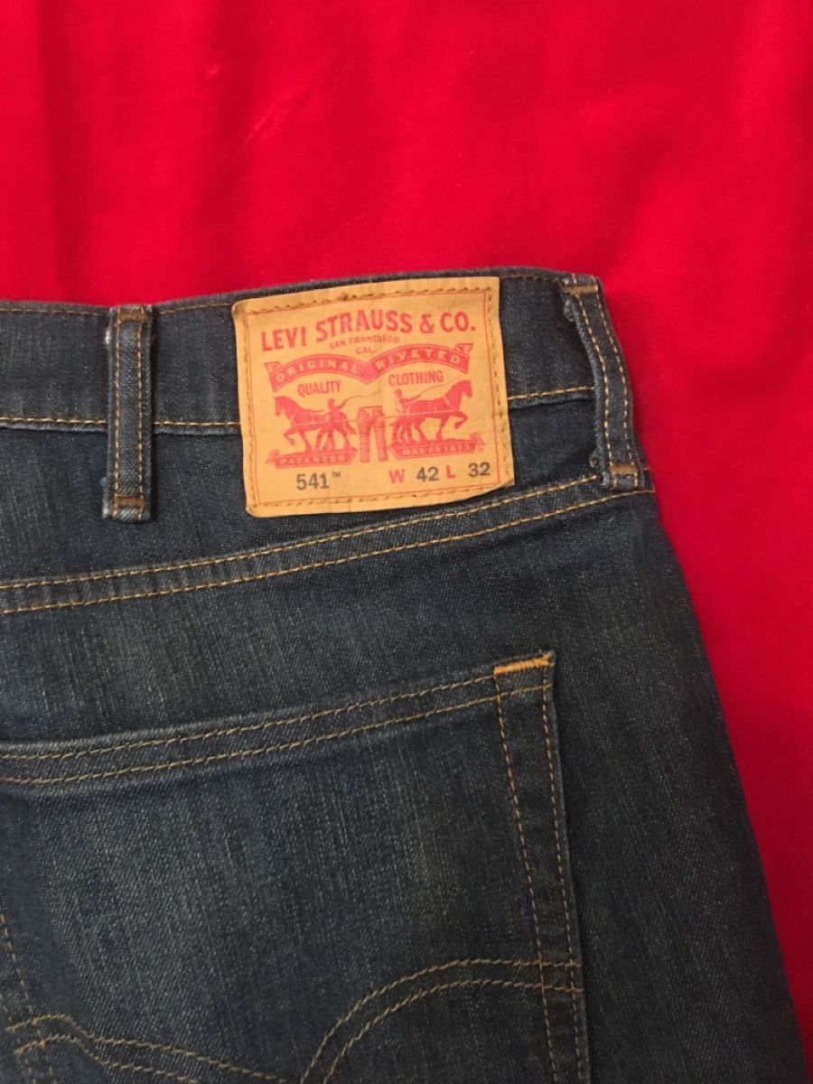 Levi's Jeans: Levi's 541 Athletic Fit Jeans W42 L32 – Usato da Le Grand-Saconnex venduto da christianbmarx