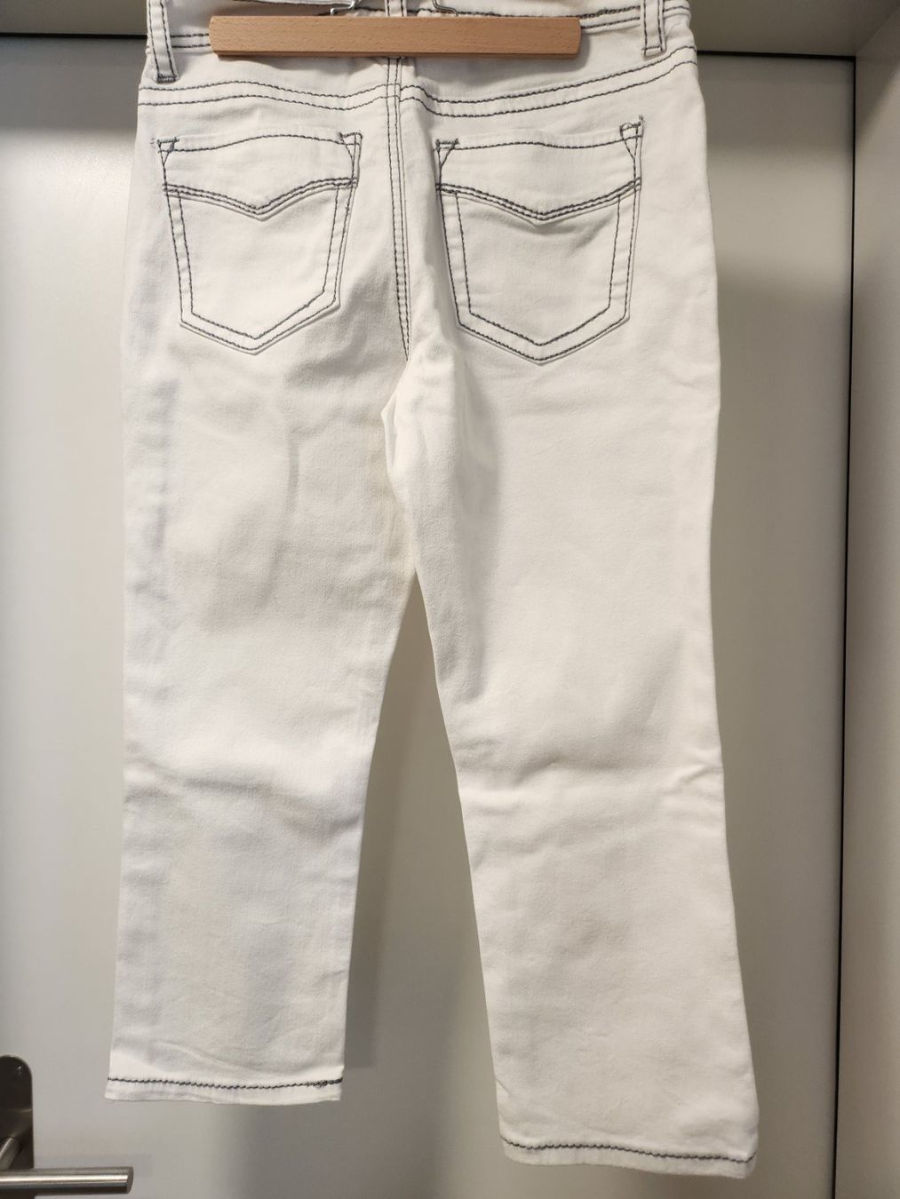 Jeans: Damen-Capri Jeans Gr. 36/38 weiss – Usato da Nebikon venduto da zesette 1