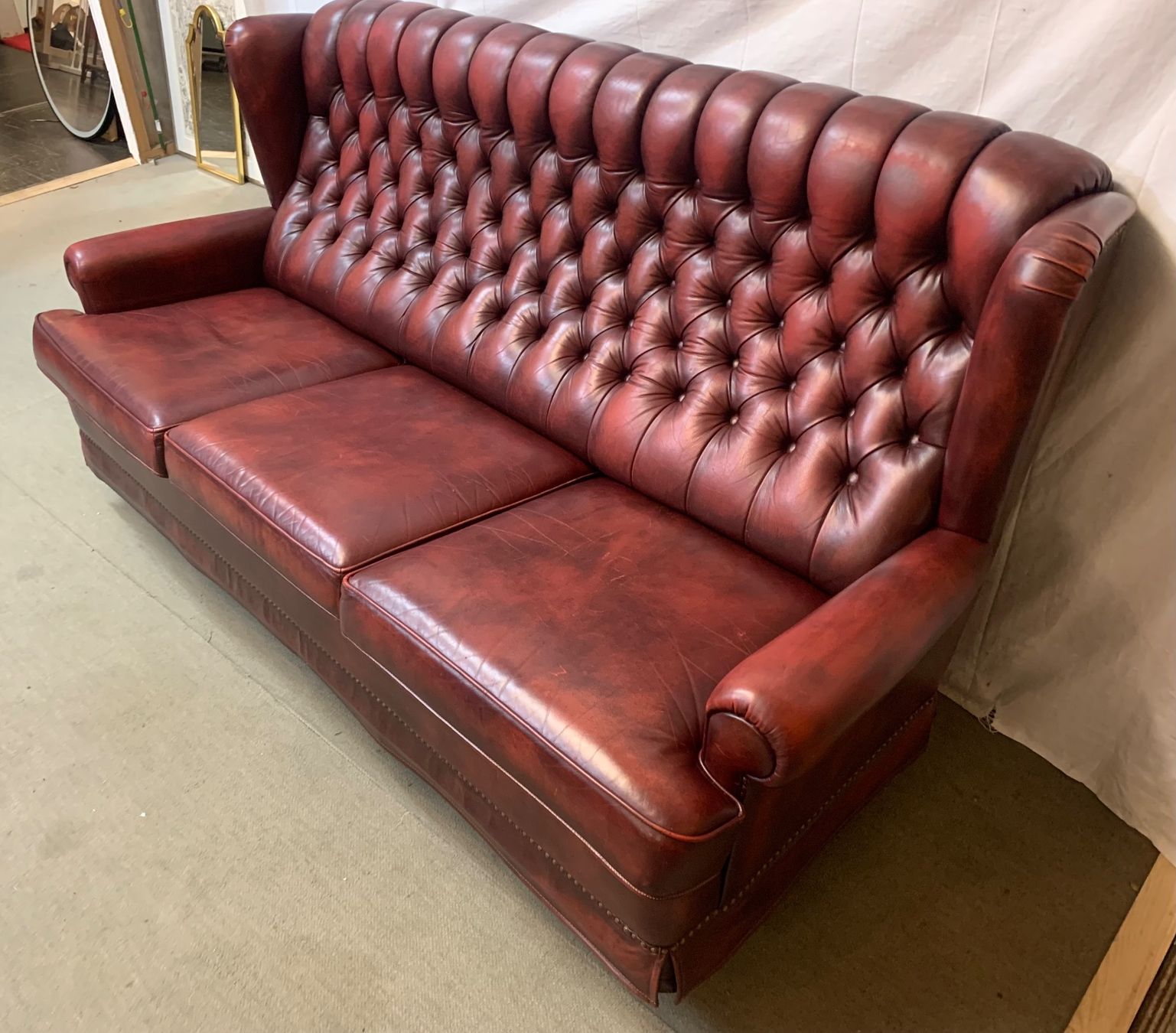 Divani: 3er Sofa mit Höcker, Echtleder, Chesterfield Style! – Usato da Brunnen venduto da Allerwaren 2