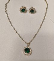 Parure élégante: collier et boucles d'oreilles vertes crista