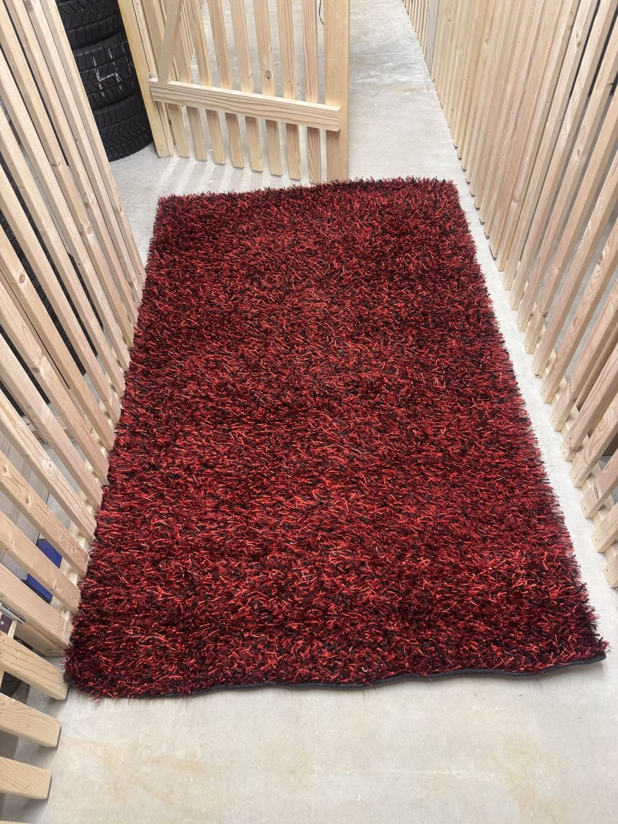 Teppiche: Roter Shaggy Teppich – Gebraucht aus Trübbach von Armando888
