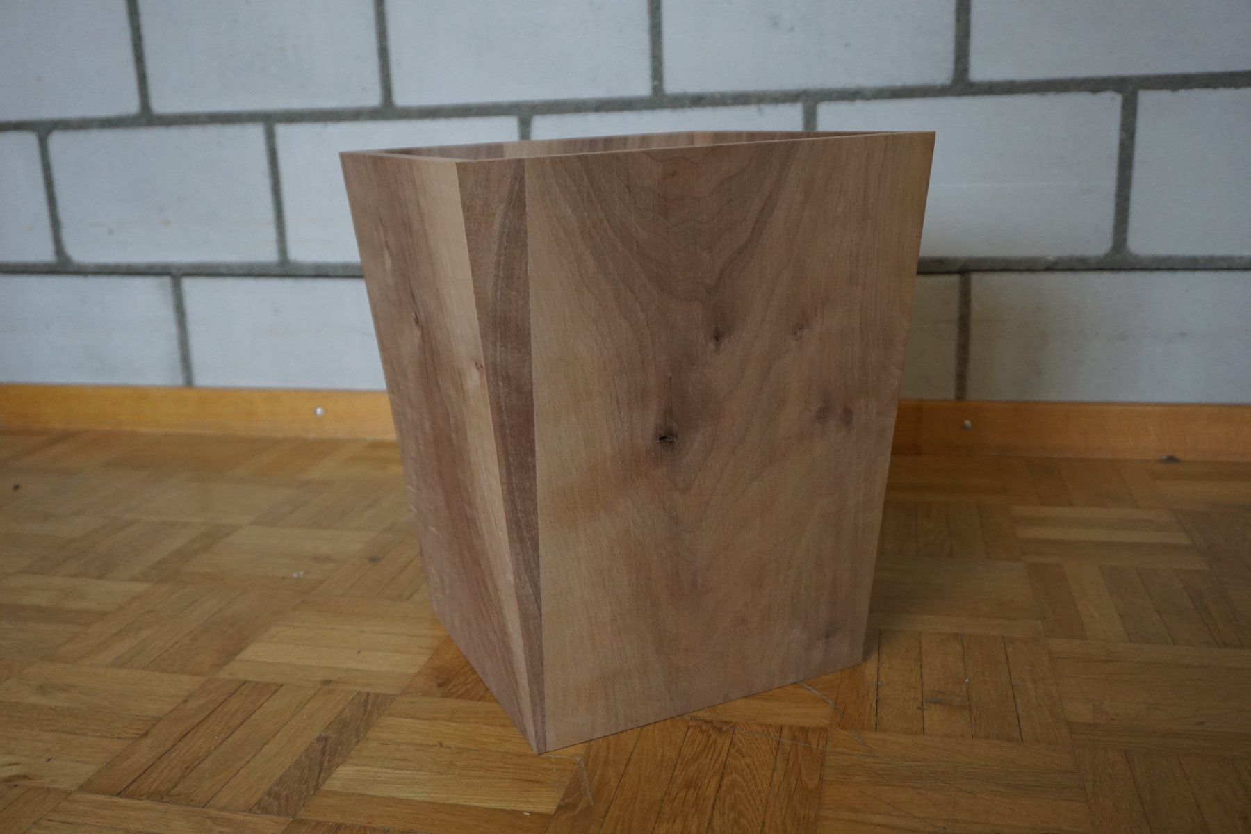 Altro in Decorazioni & Accessori: Deko-Box aus Massiv Holz Nussbaum – Nuovo e nell'imballaggio originale da Giswil venduto da sowo60 1