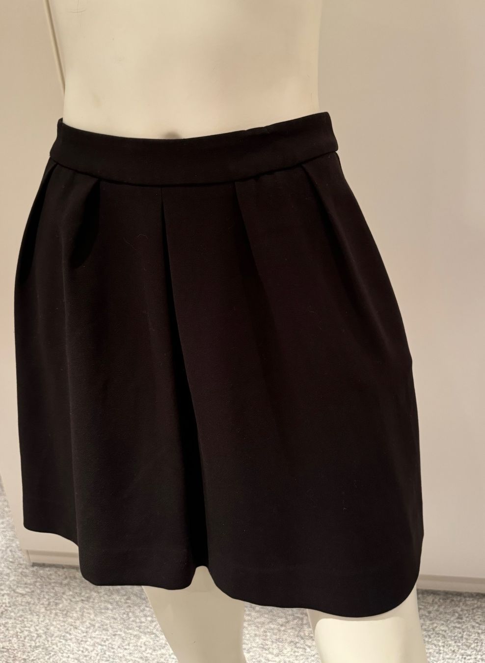 Vestiti & Gonne: Jupe noire à godets S – Nuovo (secondo la descrizione) da Genève venduto da fto_sz8d 1