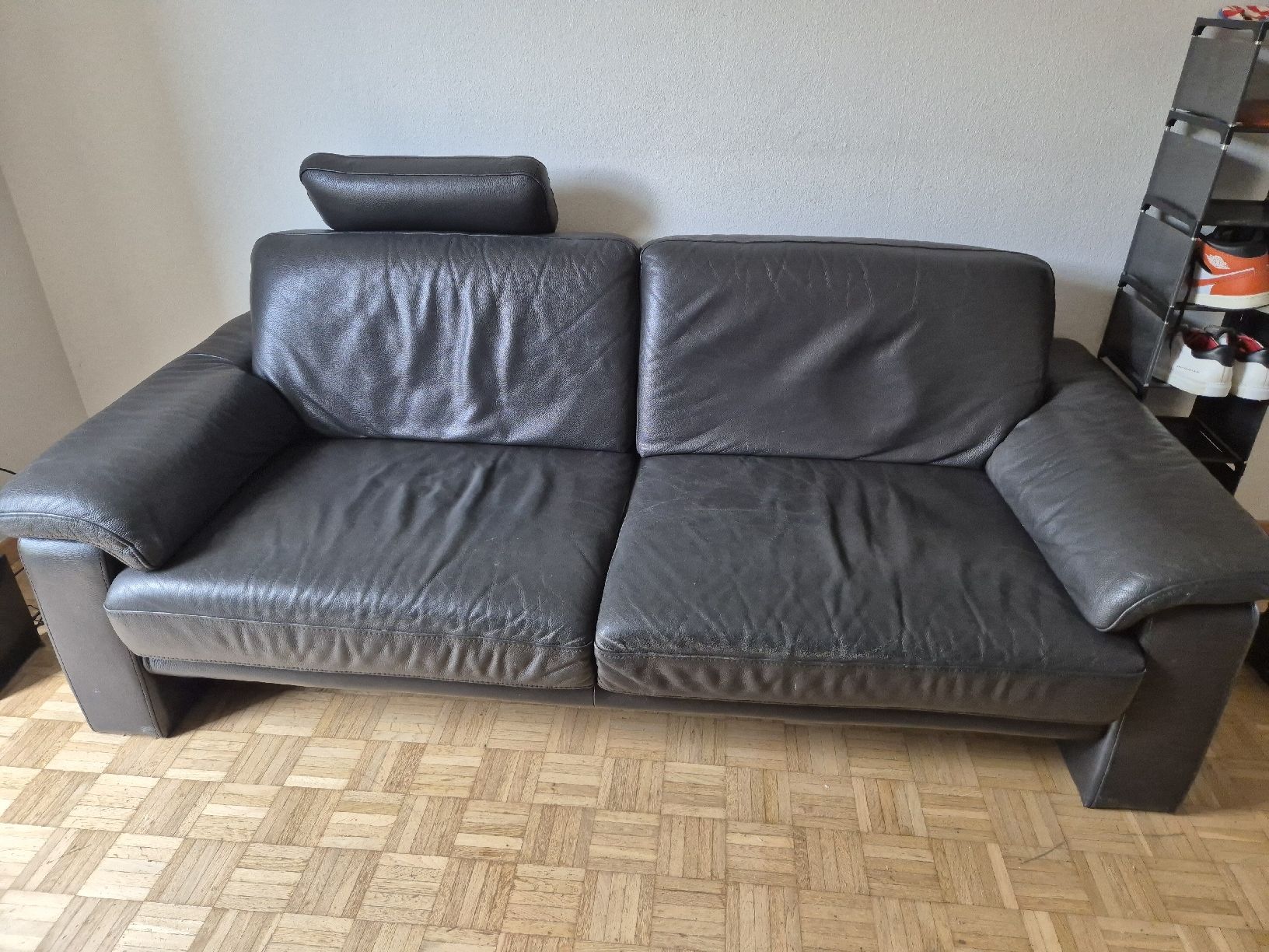 Sofas: Schwarzes Ledersofa / Black Leather Sofa – D'occasion à Zürich par nim_r8jk