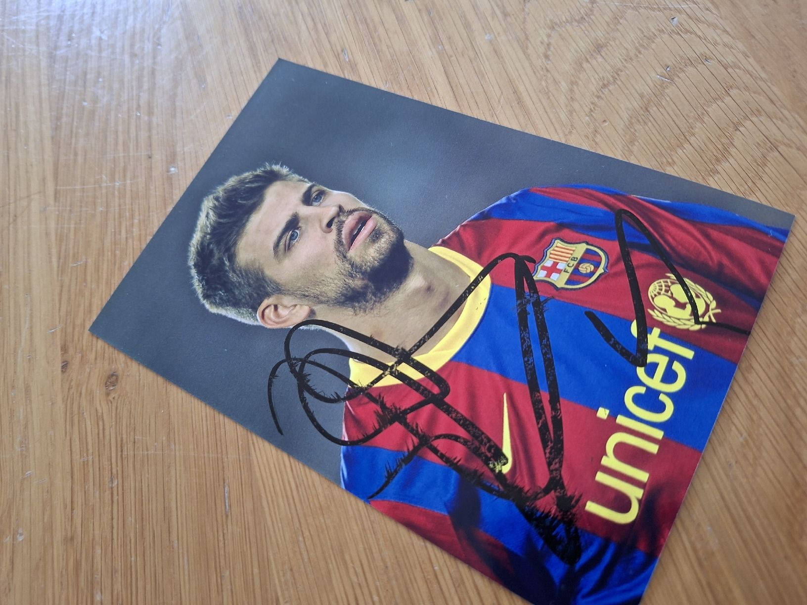 Autografi: Gerard Pique original Autogramm, persönlich getroffen – Usato da Thun venduto da wuschu 1