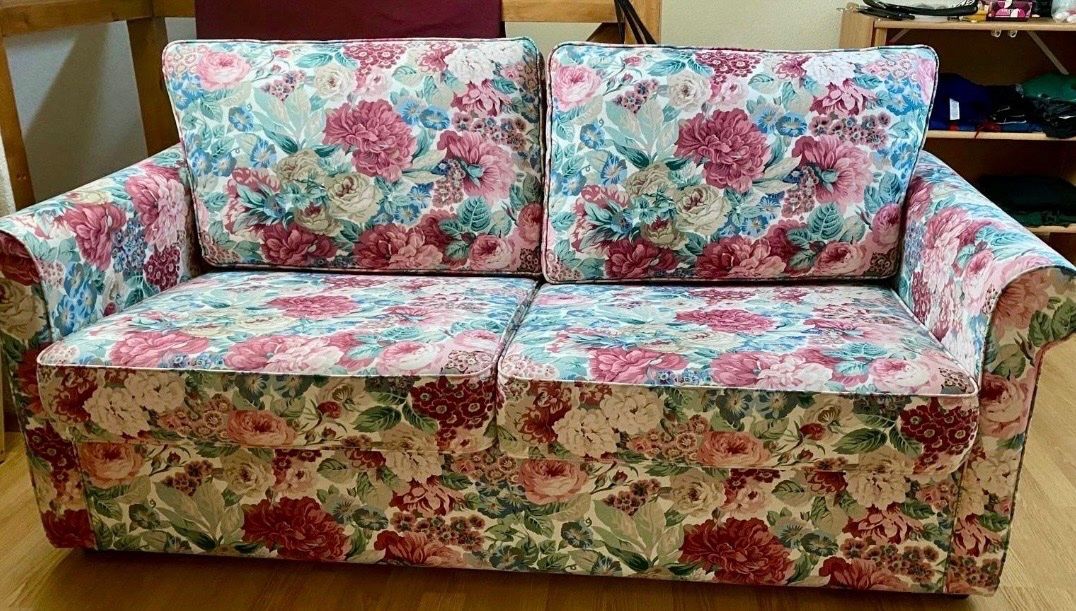 Sofas: Sofa Bed – D'occasion à Châbles FR par celine61