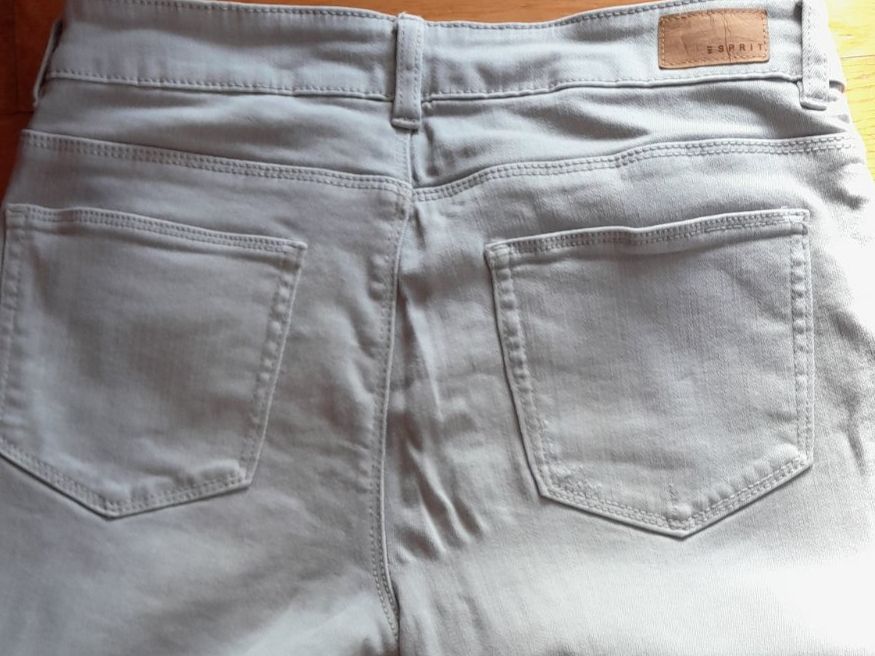 Esprit Jeans: Jeanshose Damen von Esprit Grösse 30 – Usato da Worb venduto da Osterthal 3