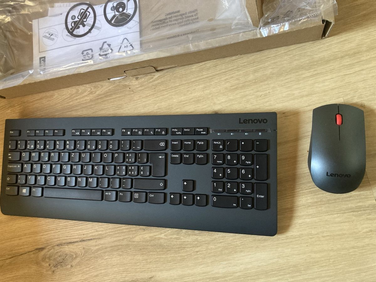 Lenovo Tastiere: Lenovo Wireless Keyboard and Mouse Combo neuwertig – Nuovo (secondo la descrizione) da Wichtrach venduto da Queensparkunite