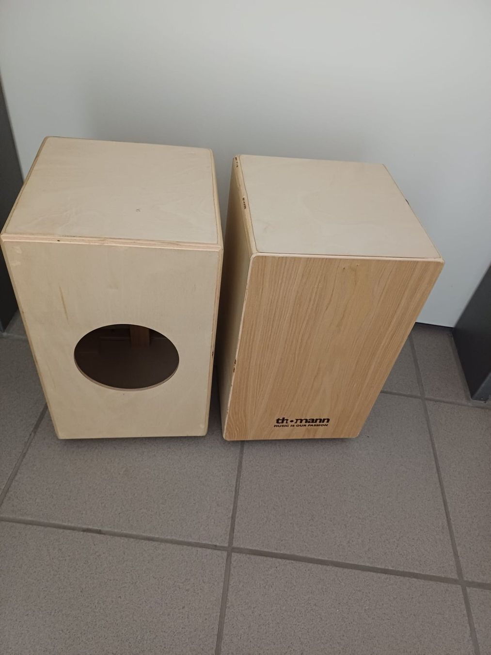Strumenti musicali: 2 Cajons Thomann – Percussion Kistentrommel – Usato da Dintikon venduto da MartinGillmann
