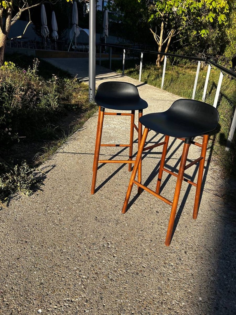 Normann Copenhagen Hocker: Hocker Normann Copenhagen Forma – Gebraucht aus Zürich von Anastasiia.