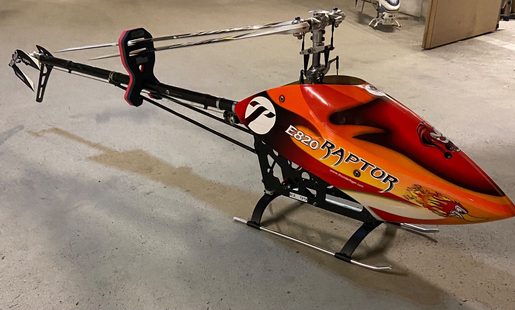 Modellismo RC: Thundertiger Raptor E820 mit Ersatzhaube – Usato da Pratteln venduto da Arthband