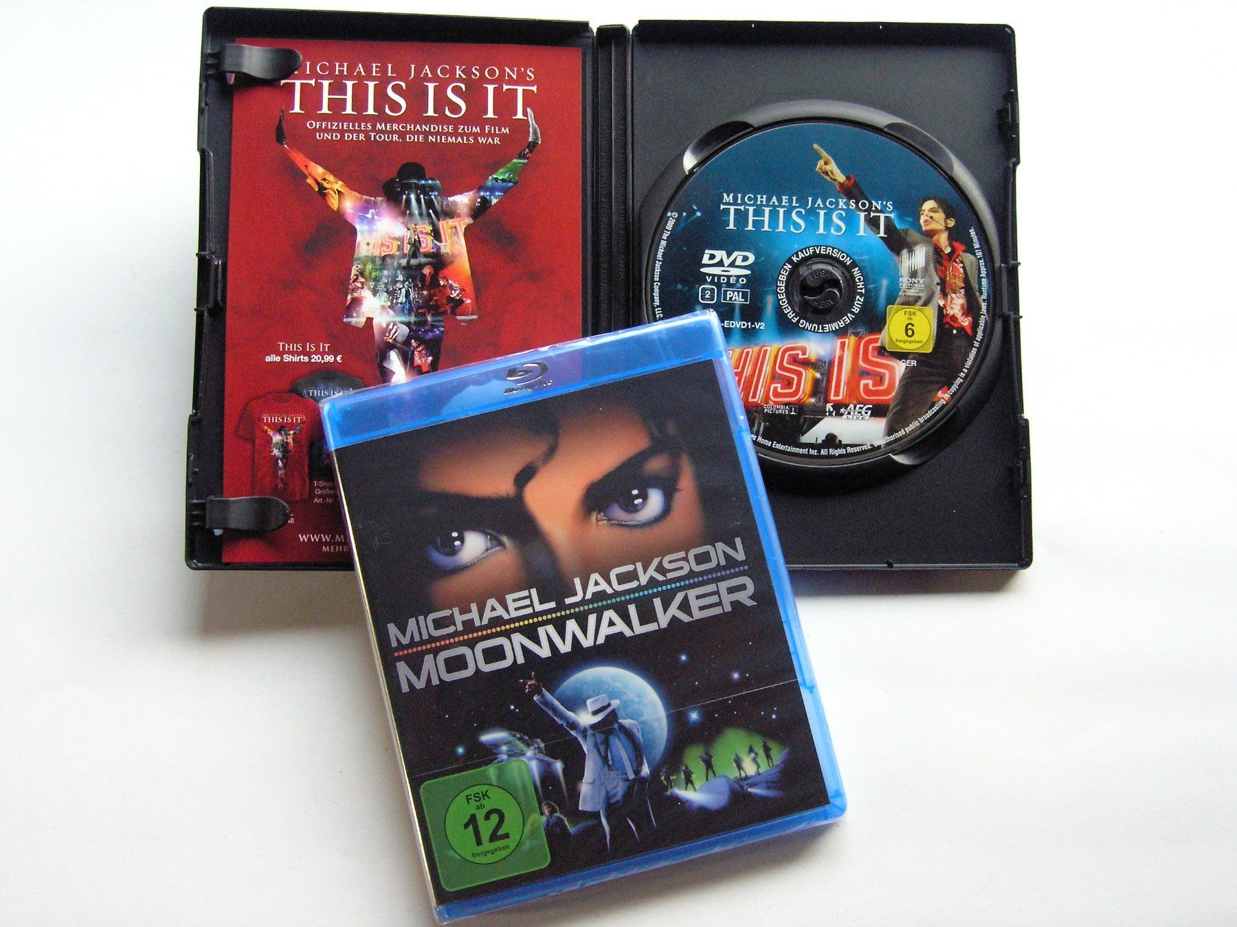 Tutti i DVDs: MICHAEL JACKSON MOONWALKER & THIS IS IT – Nuovo (secondo la descrizione) da Zuzwil SG venduto da vette13 2