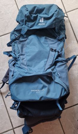 Deuter Trekking Rucksack 40+10 mit Regenschutz