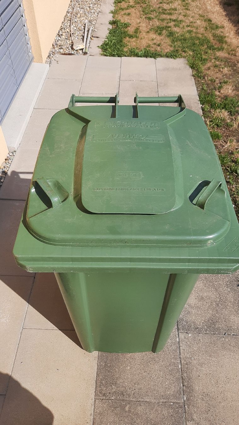 Poubelles: Grüntonne 240L – D'occasion à Ermatingen par geo_7k2w 2