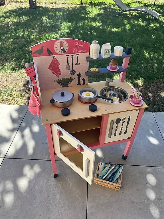 Giocattoli: Cuisine en bois + accessoires – Usato da Colombier NE venduto da gue_sm27