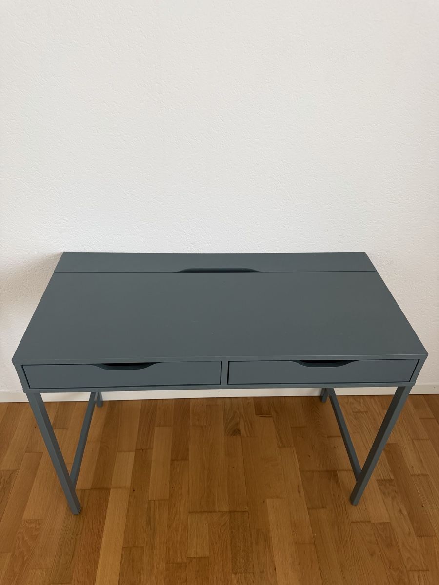 Ikea Scrivanie: IKEA Schreibtisch und Stuhl – Usato da Rapperswil SG venduto da closet.cleaning 1