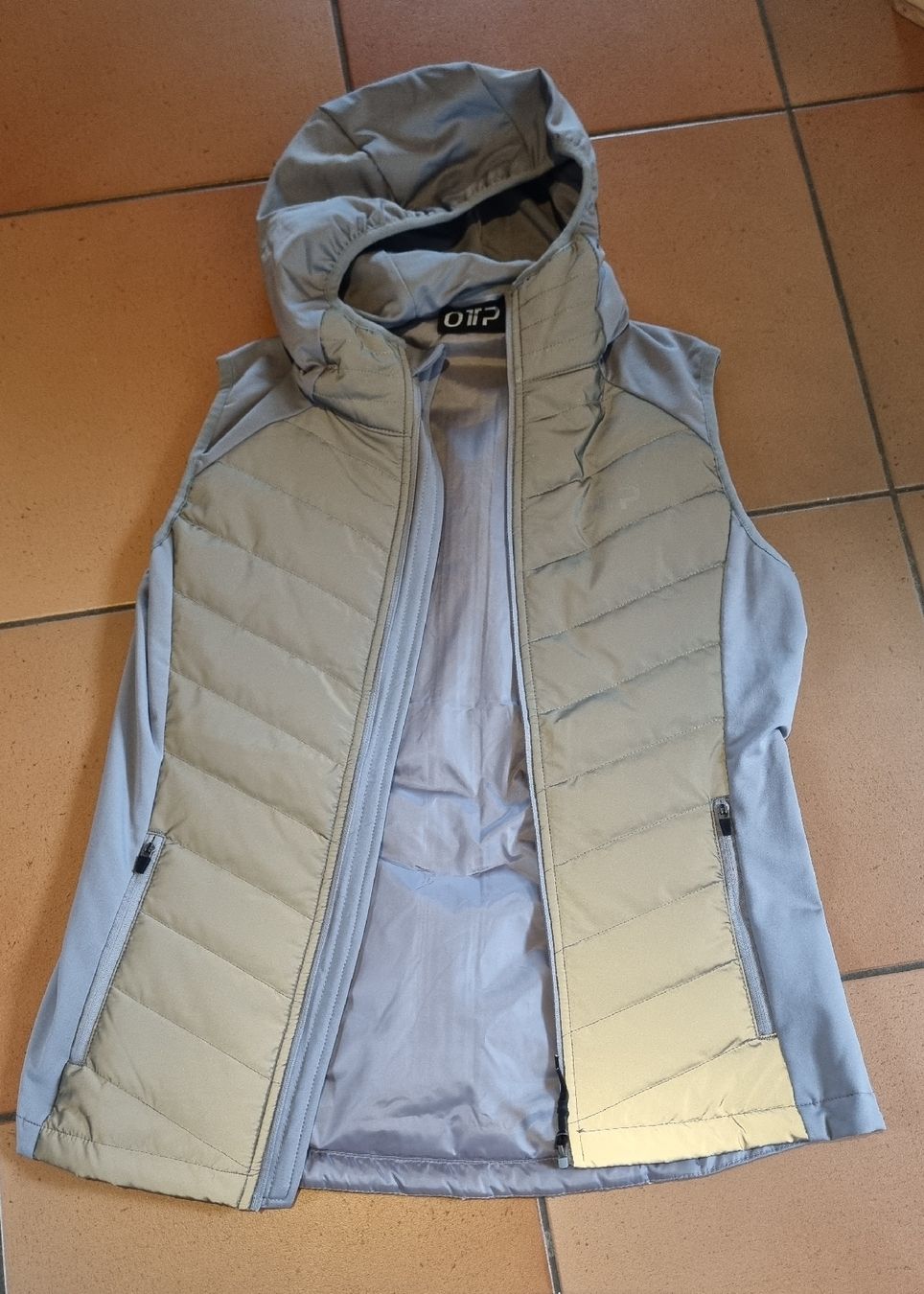 Gilet & Giacche senza maniche: Damen Weste Gr. 36/38 reflektierend – Nuovo (secondo la descrizione) da Ettiswil venduto da 68othmar
