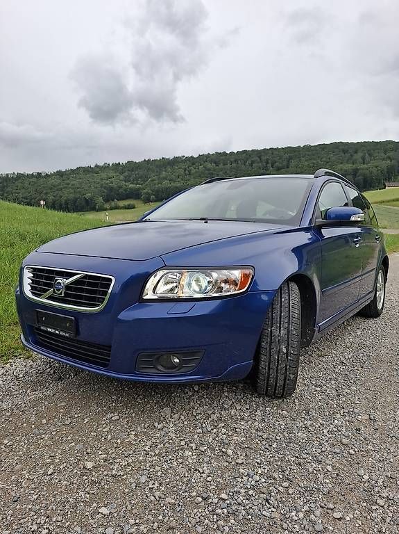 Volvo Autos: Volvo V50 – Gebraucht aus Mönthal von 08021989