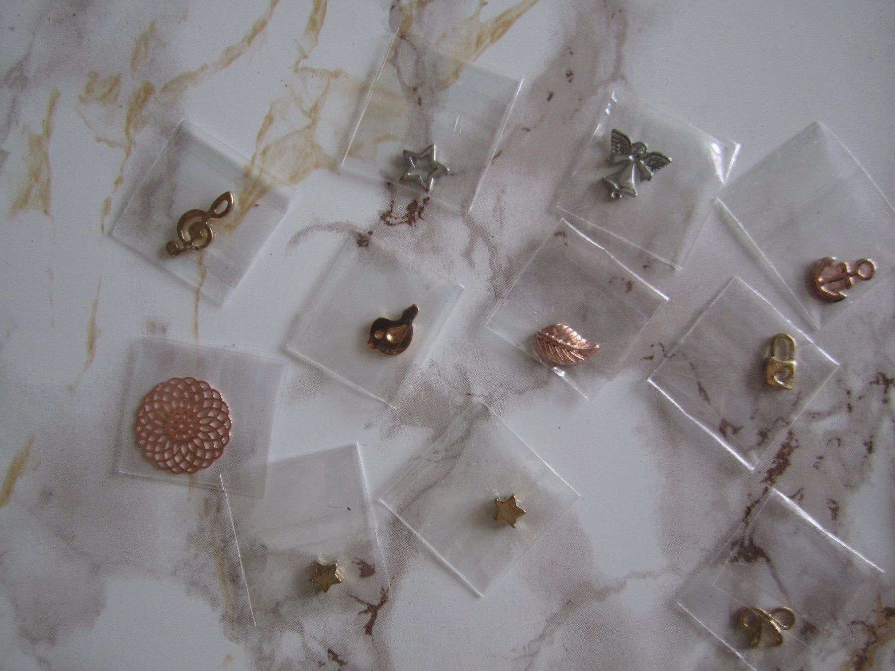 Catenine: Collier avec pendentif interchangeable – Usato da Lausanne venduto da Kmm03 2