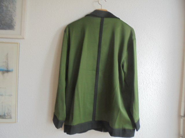 Giacche: Jacke Olive/Grün/Schwarz Gr. 42 - 46 – Usato da Hinwil venduto da Glasperlen 2