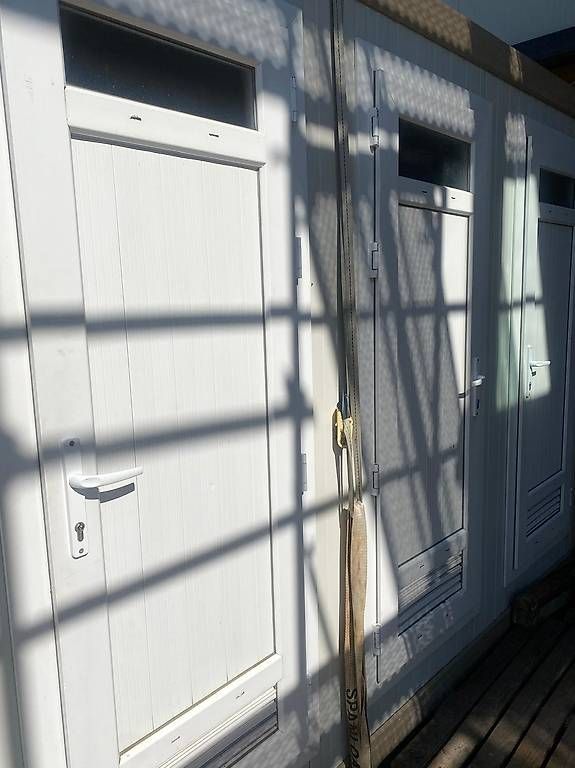Baucontainer: Baucontainer Sanitärcontainer 2 WC und DU – Gebraucht aus Turtmann von FreiHausBau