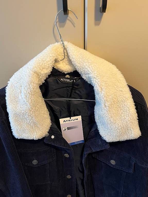 Giacche: VESTE NEUVE velours bleu marine, taille M – Usato da St-Légier-Chiésaz venduto da zmut72 1