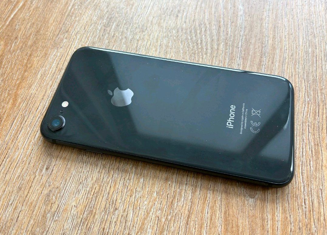 Apple Telefoni cellulari / Smartphones: Iphone 8 (64GB) Akku 100% – Usato da Luzern venduto da Waince786 1
