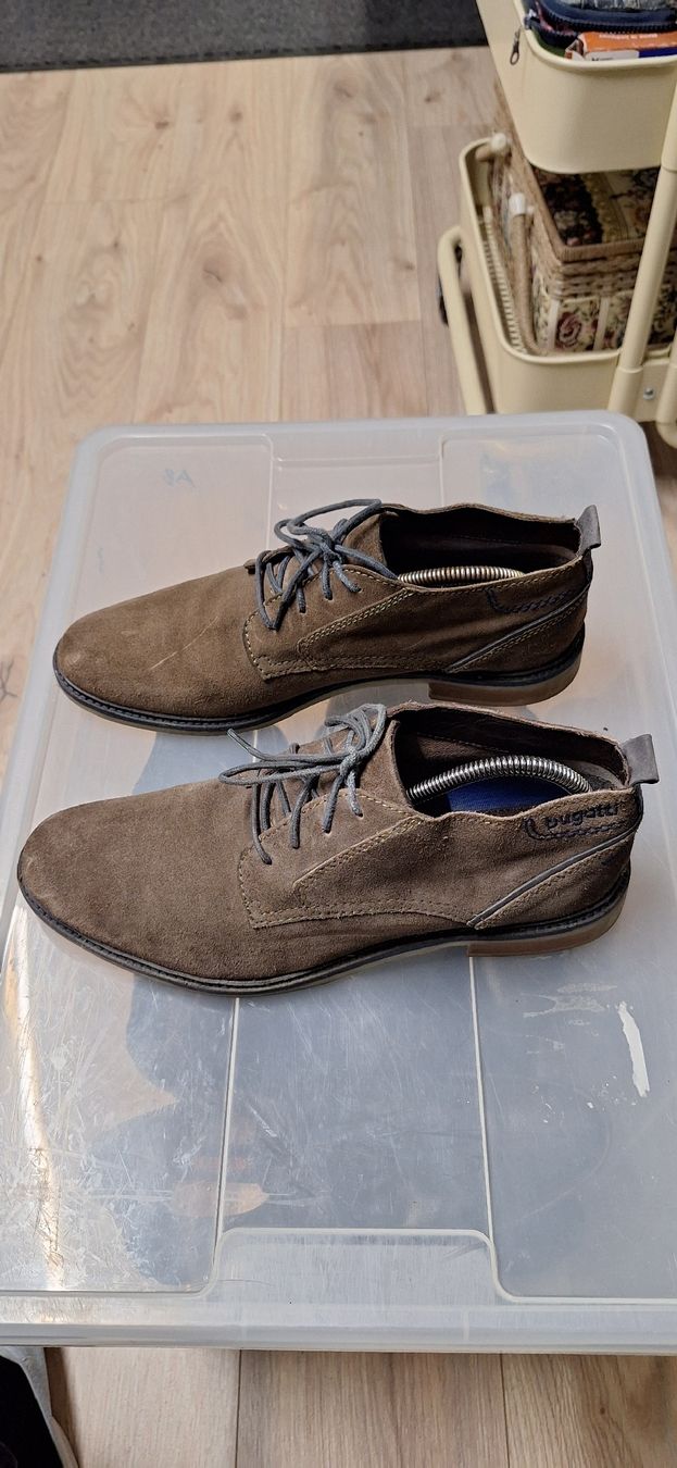 Bugatti Scarpe da uomo: Herren Halbschuhe Wildleder braun  – Usato da Diessenhofen venduto da str_p57p 2