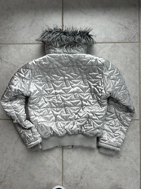 Giacche & Cappotti: Silberne Jacke, Gr. 140/146 – Usato da Pfäffikon SZ venduto da han_ygy7 3