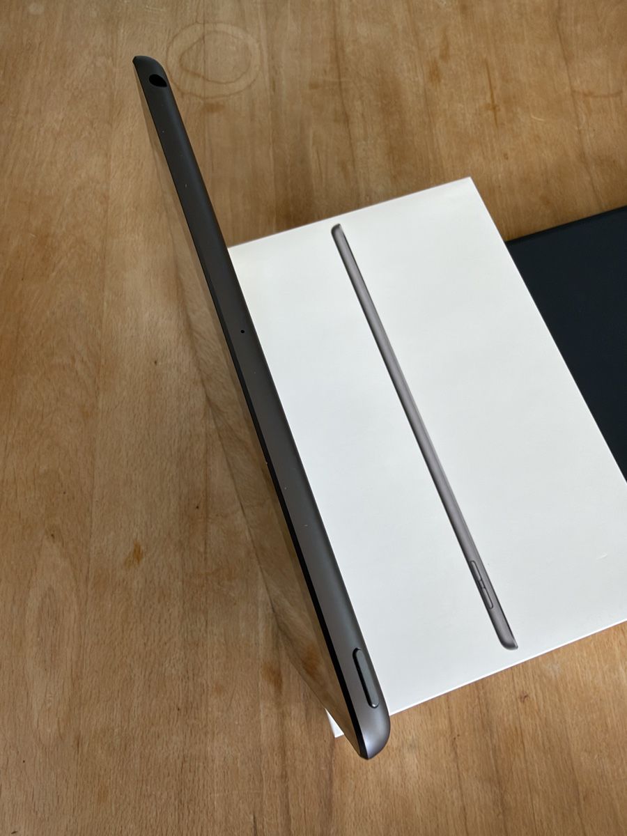 Apple Tablet PC: iPad 9. Gen. Inklusive Slim Folio  – Usato da Würenlos venduto da Dumaguete71 3