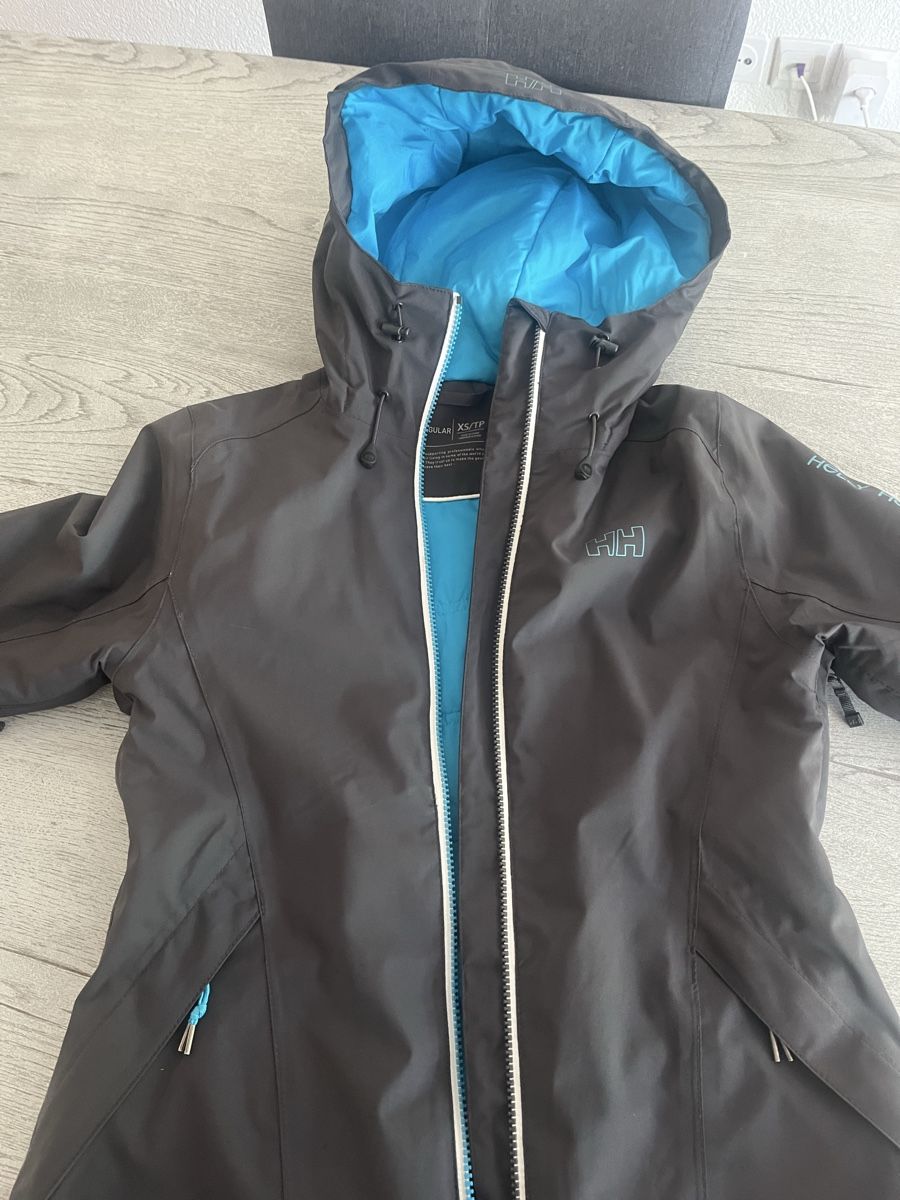 Helly Hansen Jacken: Winterjacke Helly Hanson – Gebraucht aus Wädenswil von Schlossberg01