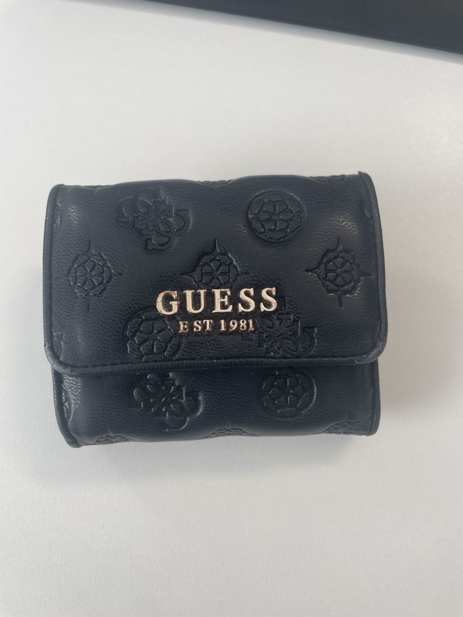 Guess Portamonete: Guess Portemonnaie - schwarz – Usato da Dierikon venduto da a.selinaaaa
