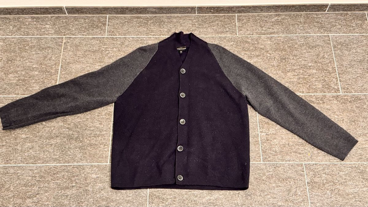 Armani Maglioni & Felpe: Armani Pullover Weste mit Knöpfen Brust 53.5cm – Usato da Bubikon venduto da Mtr1608