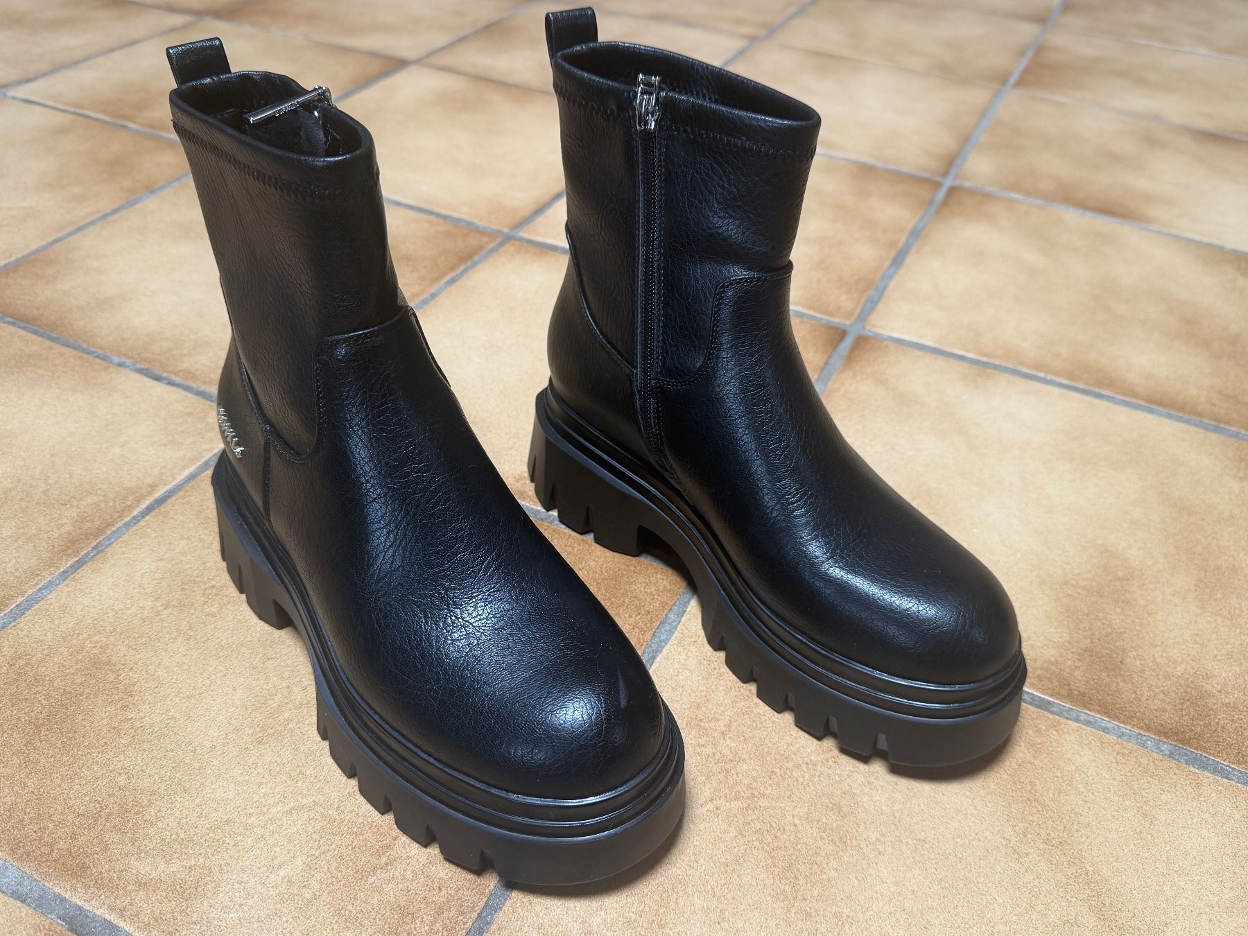 Scarpe da uomo: Buffalo – Nuovo (secondo la descrizione) da Lussery-Villars venduto da Ghuutz 1