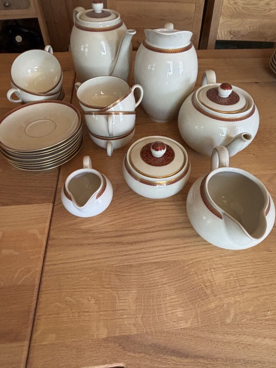 Set di piatti: Antikes Langenthal Service – Usato da Bönigen venduto da muehli302 5