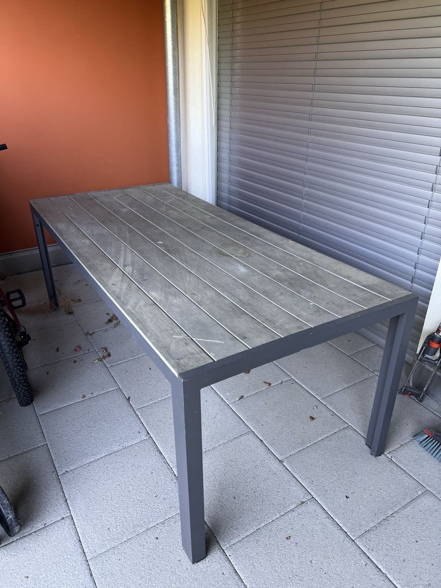 Tavoli: Gartentisch – Usato da Au ZH venduto da Supersnake997