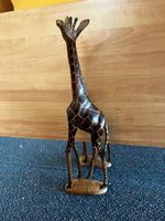 Afrikanische Holzschnitzerein grosse Giraffe + 3 Figuren