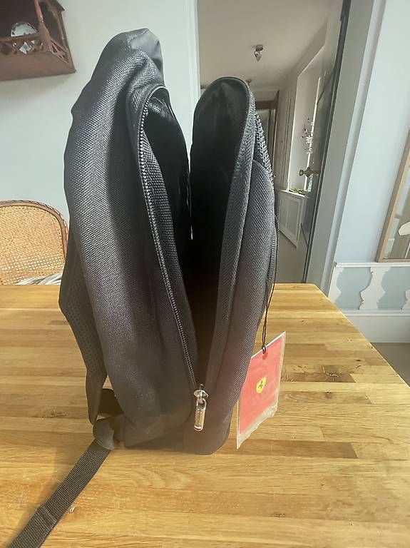 Zaini: Ferrari Collector sac à dos  – Usato da Troinex venduto da nadinebmichaelson 1