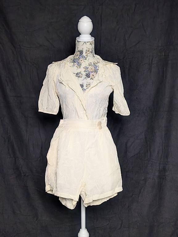 Lotti di vestiti: Beiges Sommer Set Bluse & Shorts Gr. S – Usato da Triesenberg venduto da JustAPhotographer