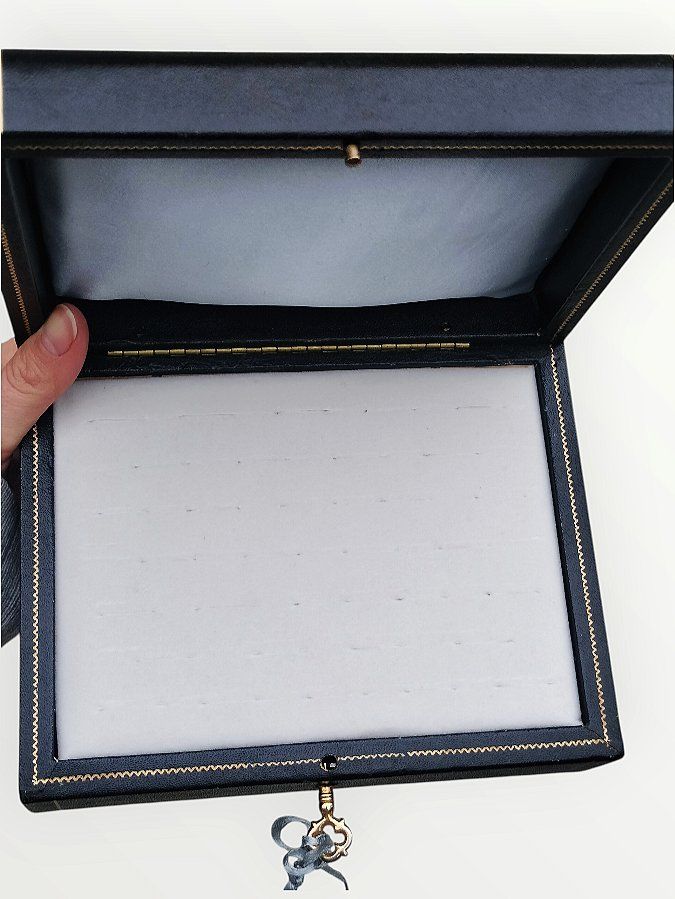 Schmuckkästen: Vintage Leder Ringbox Schatulle mit hellblau & beige innen – Gebraucht aus schwyz von larry91sz 6