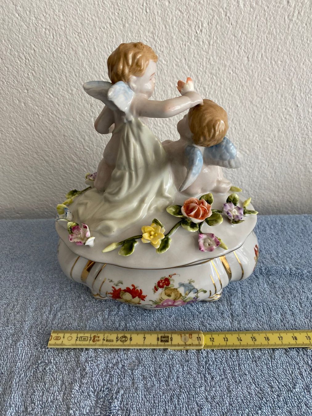 Tutte le decorazioni: ANTIKE DECKELDOSE MIT PUTTI ab Fr. 77.- – Usato da Berschis venduto da Mosch 2