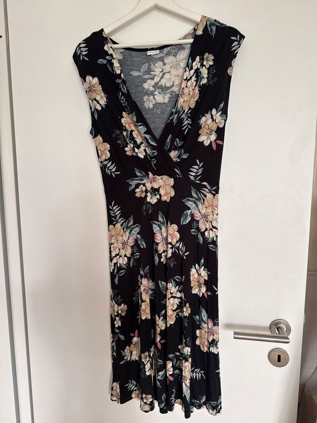 Lascana Vestiti: Strandkleid mit Blumen von Lascana Gr.36 – Usato da Schönenwerd venduto da d.chiara