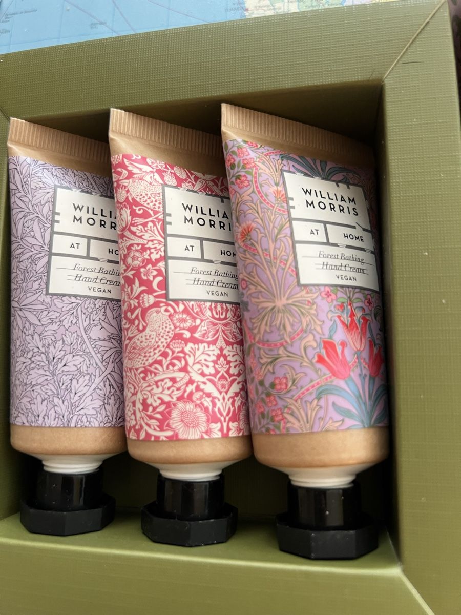 Idratazione: NEU***HANDCREME SET ***SUPER  GESCHENK *** – Nuovo e nell'imballaggio originale da Zürich venduto da Ceca52
