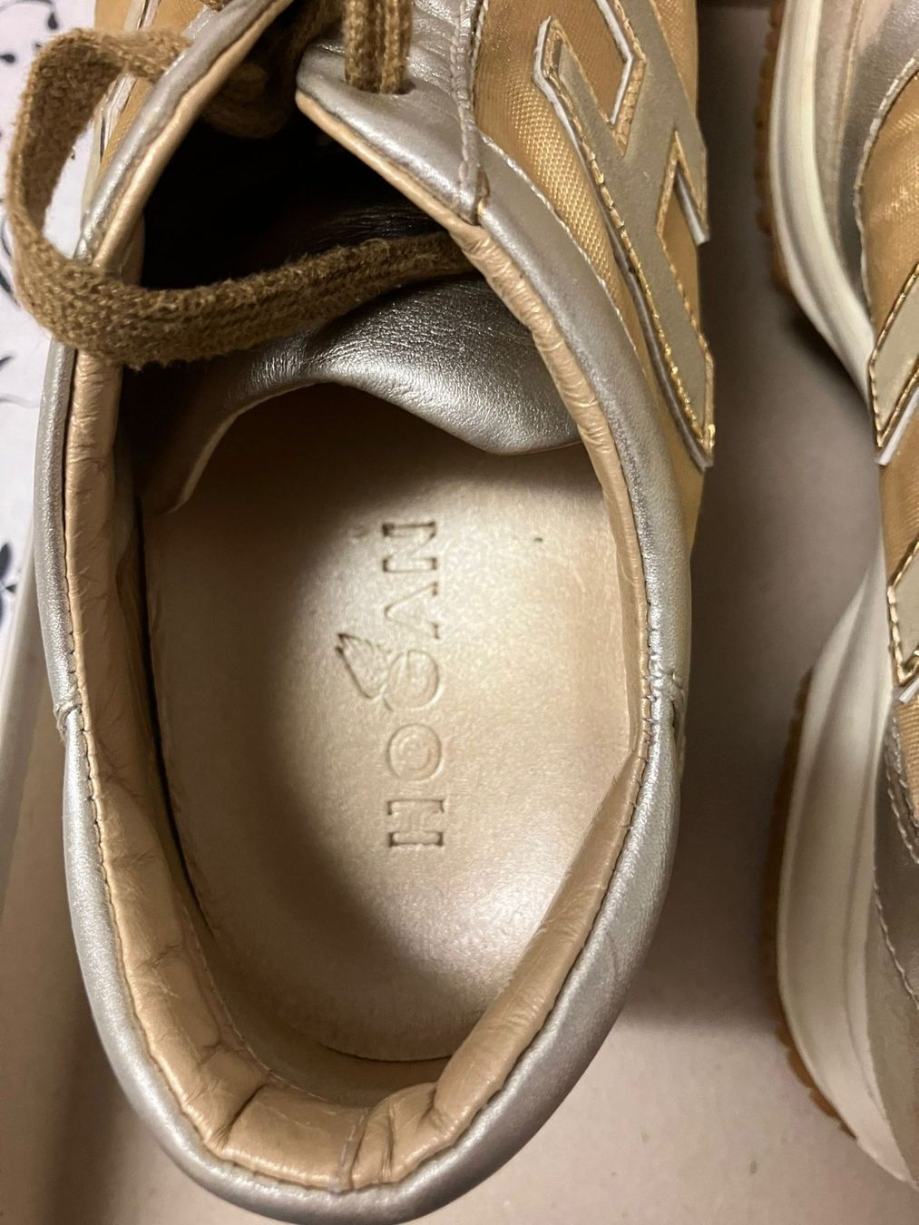 Hogan Scarpe da donna: Sneakers Hogan Interactive dorate e argentate n.37 – Usato da Melano venduto da H-Sara 1